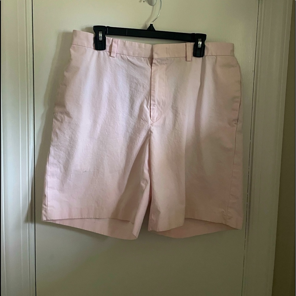 Mens Tommy Hilfiger shorts in good condition! Smoke free home!